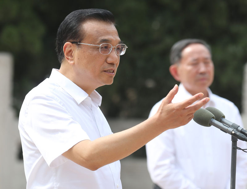 9月8日，中共中央政治局常委、国务院总理李克强在中南海紫光阁会见全国教书育人楷模及优秀乡村教师代表并作重要讲话.jpg
