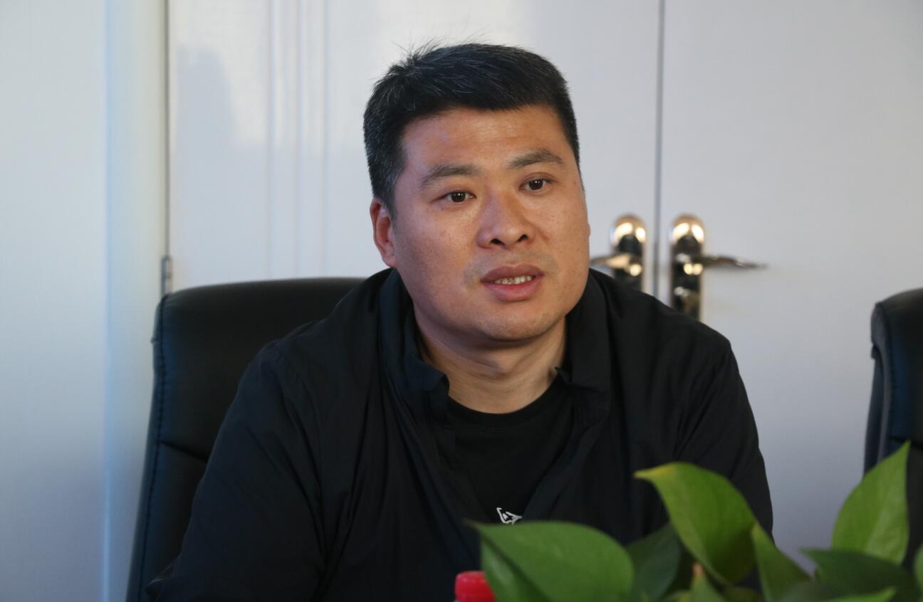 刘兵.jpg