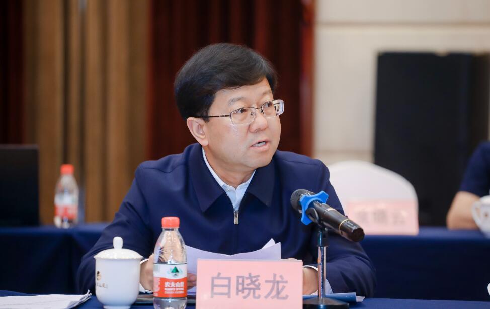 白小龙1.jpg