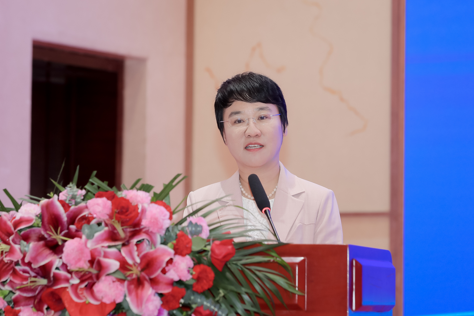 中共清远市委书记翟雪梅.jpg