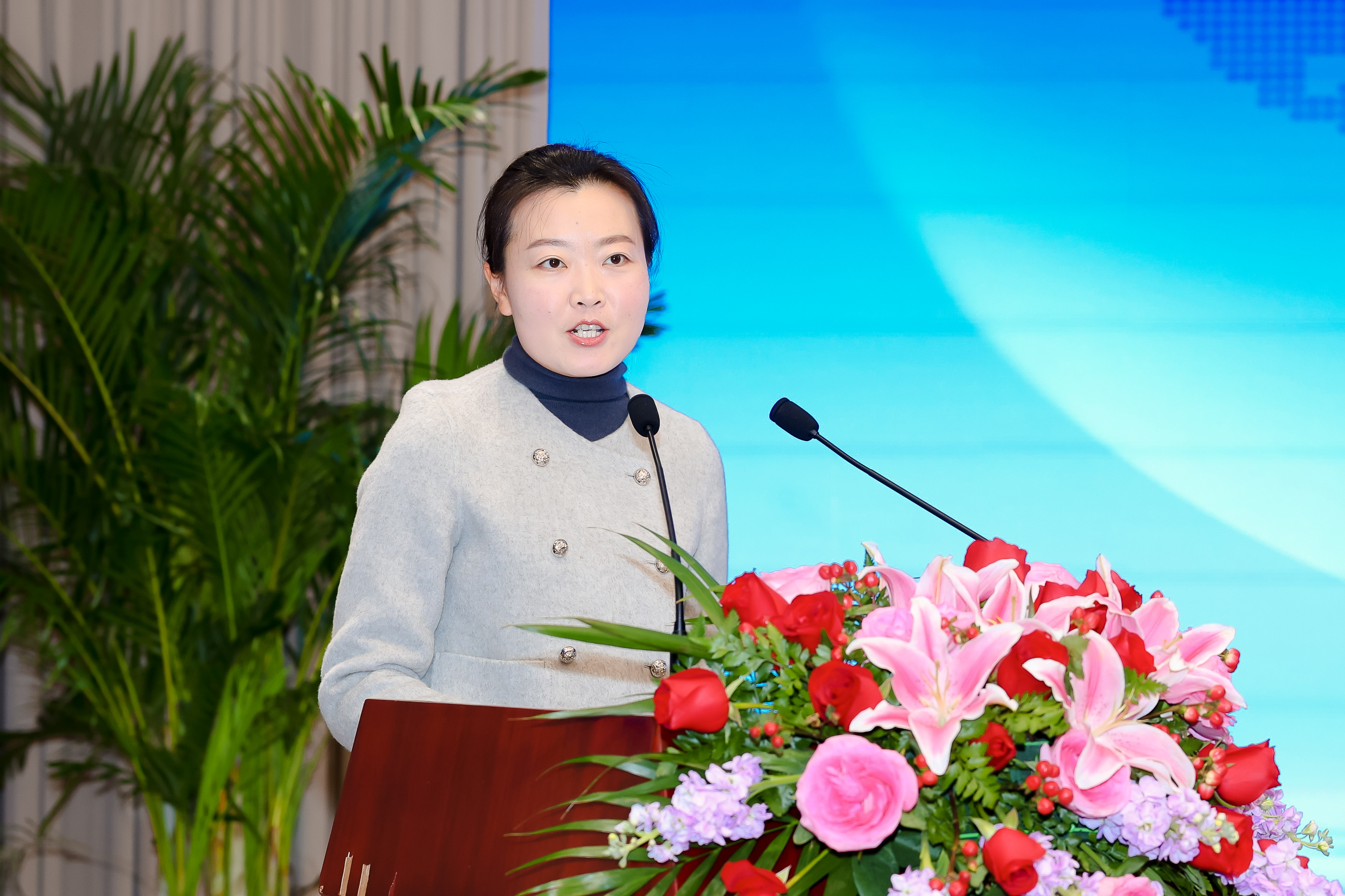 白婷.jpg
